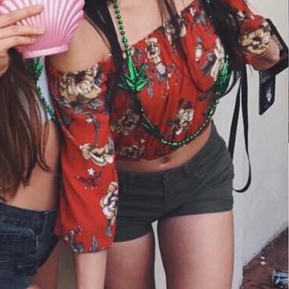 Off the shoulder cropped blouse - worn twice - Picture 2 of 3